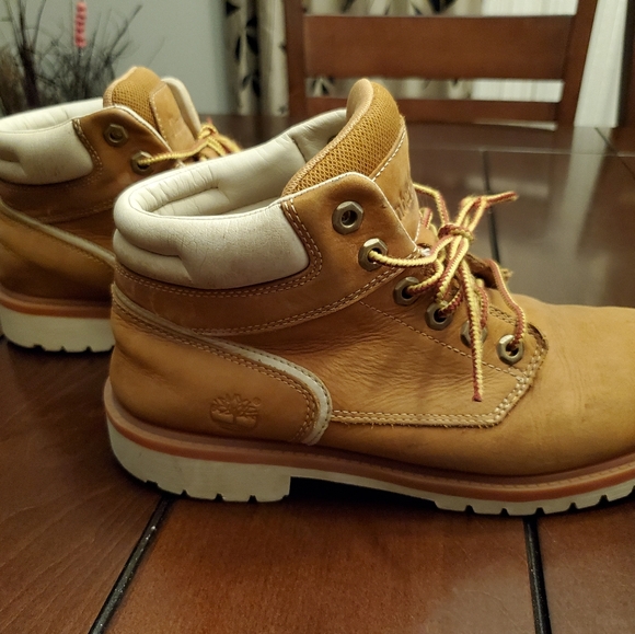 Boys timberlands size 7 - Picture 3 of 6